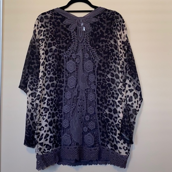 Leopard top - Picture 2 of 4